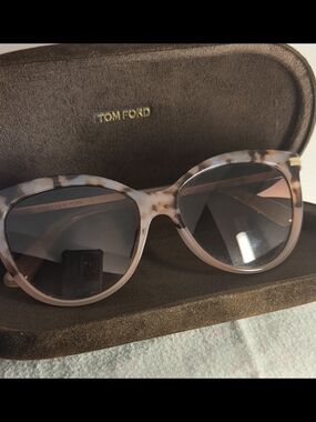 Jones New York Tortoiseshell Women's Sunglasses In Tom Ford Case
